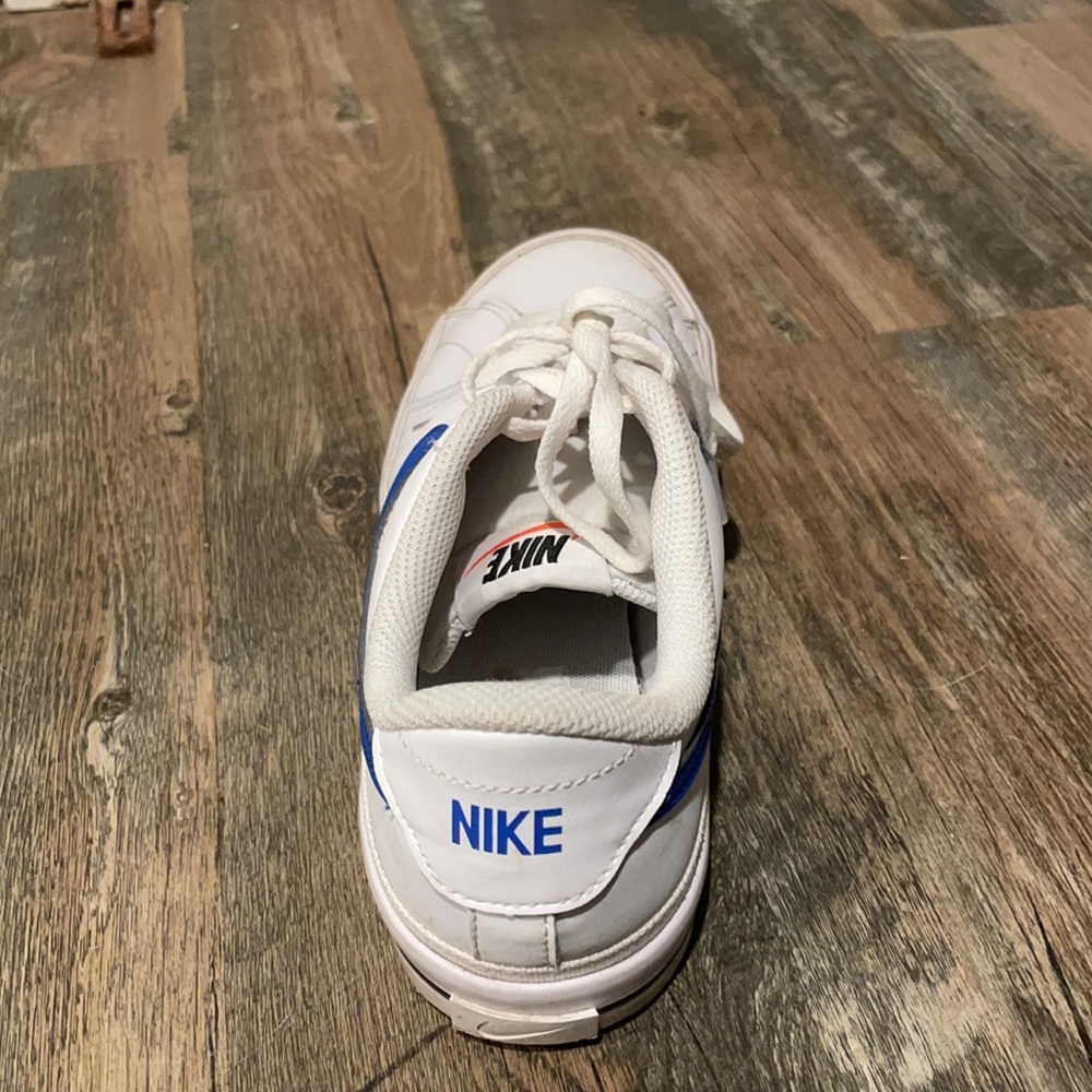 shoes - Picture 3 of 3
